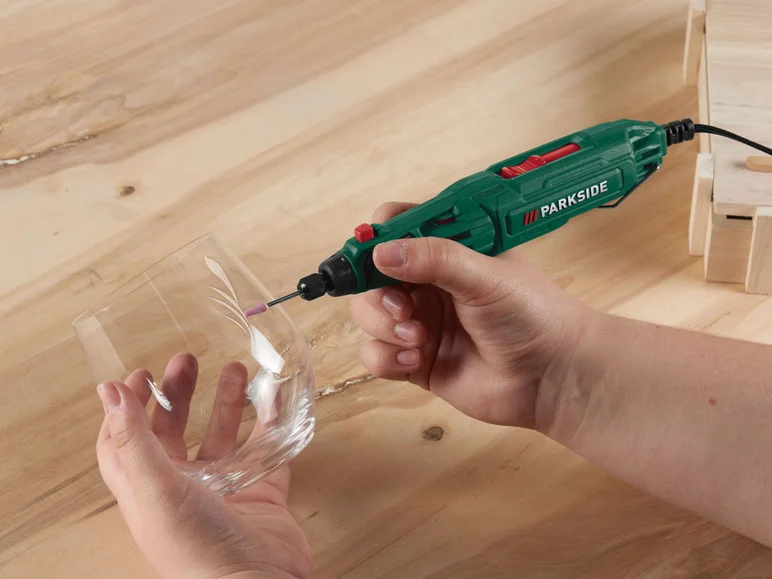 PARKSIDE® Appareil à graver PMGS 12 D4. 22 W